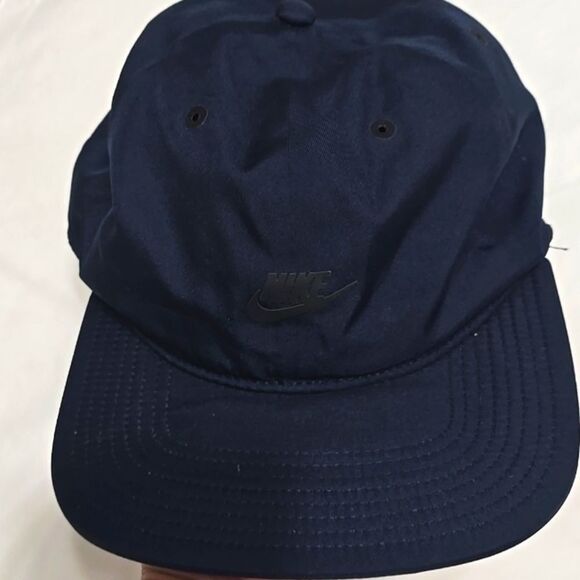 Nike Thrashed Spell Out Aerobill Vapor Pro Tech Zippered Strapback Hat Blue - Picture 1 of 5